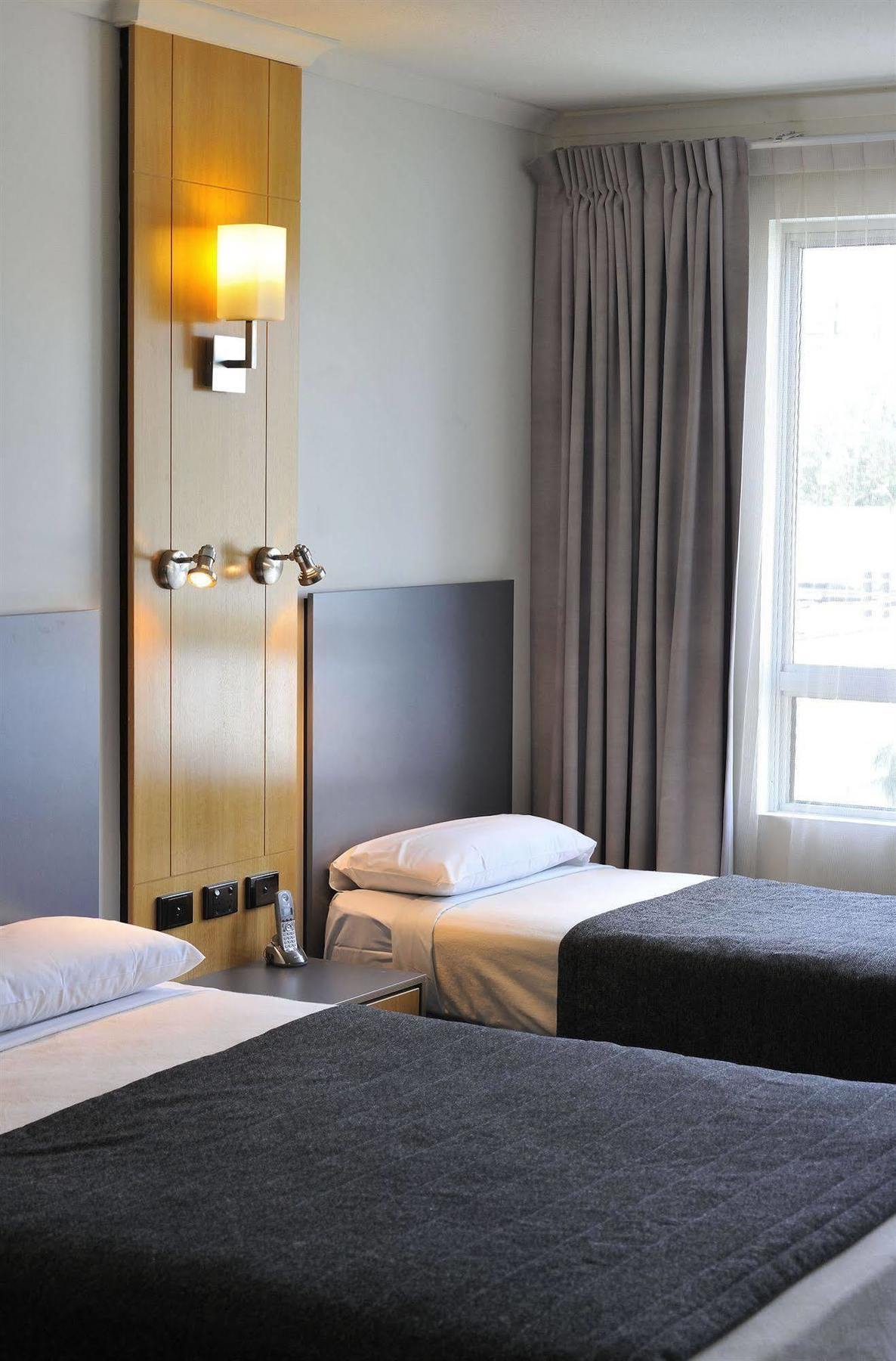 Metro Hotel Ipswich International Ngoại thất bức ảnh